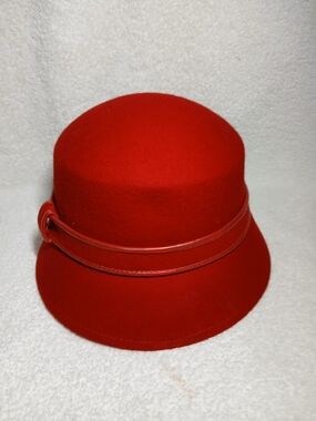 Red Felt Cloche Wool Hat with Matching leather Band